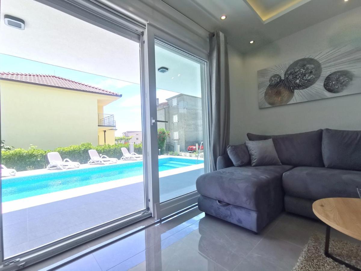 Seka Apartments With A Pool Kaštela 외부 사진