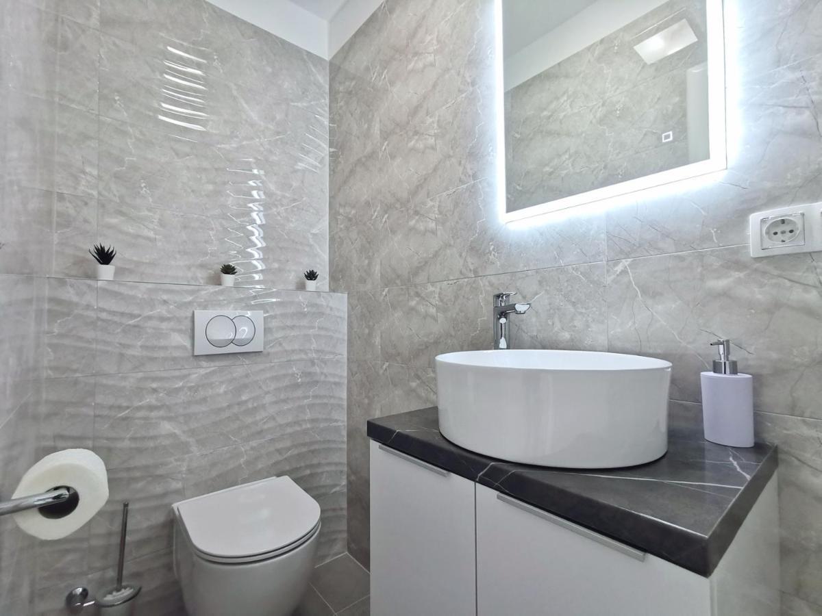 Seka Apartments With A Pool Kaštela 외부 사진