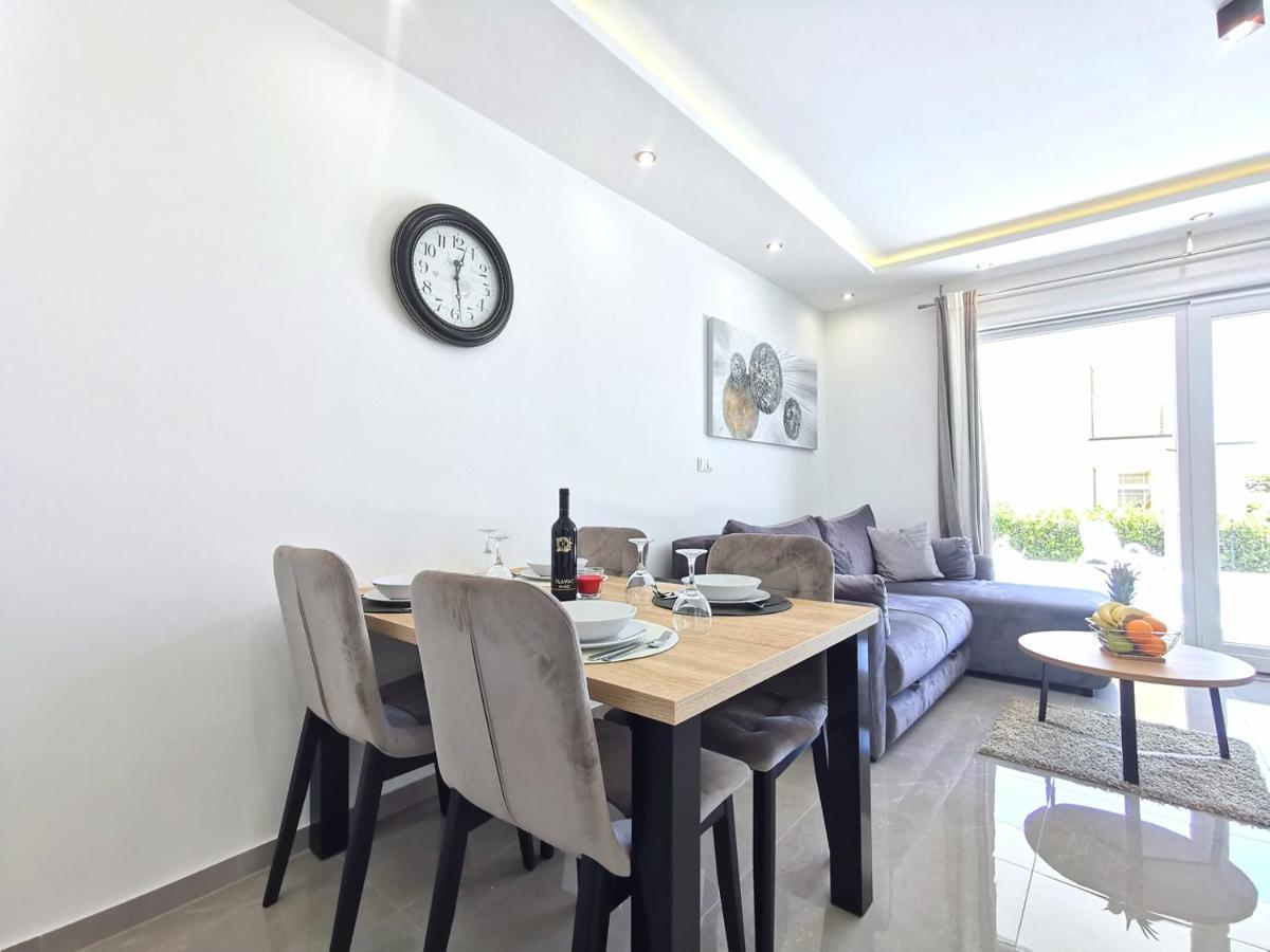 Seka Apartments With A Pool Kaštela 외부 사진
