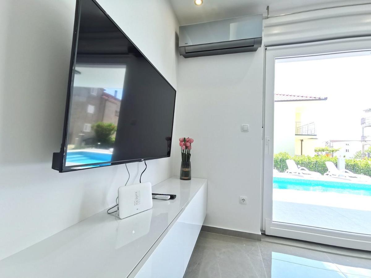 Seka Apartments With A Pool Kaštela 외부 사진