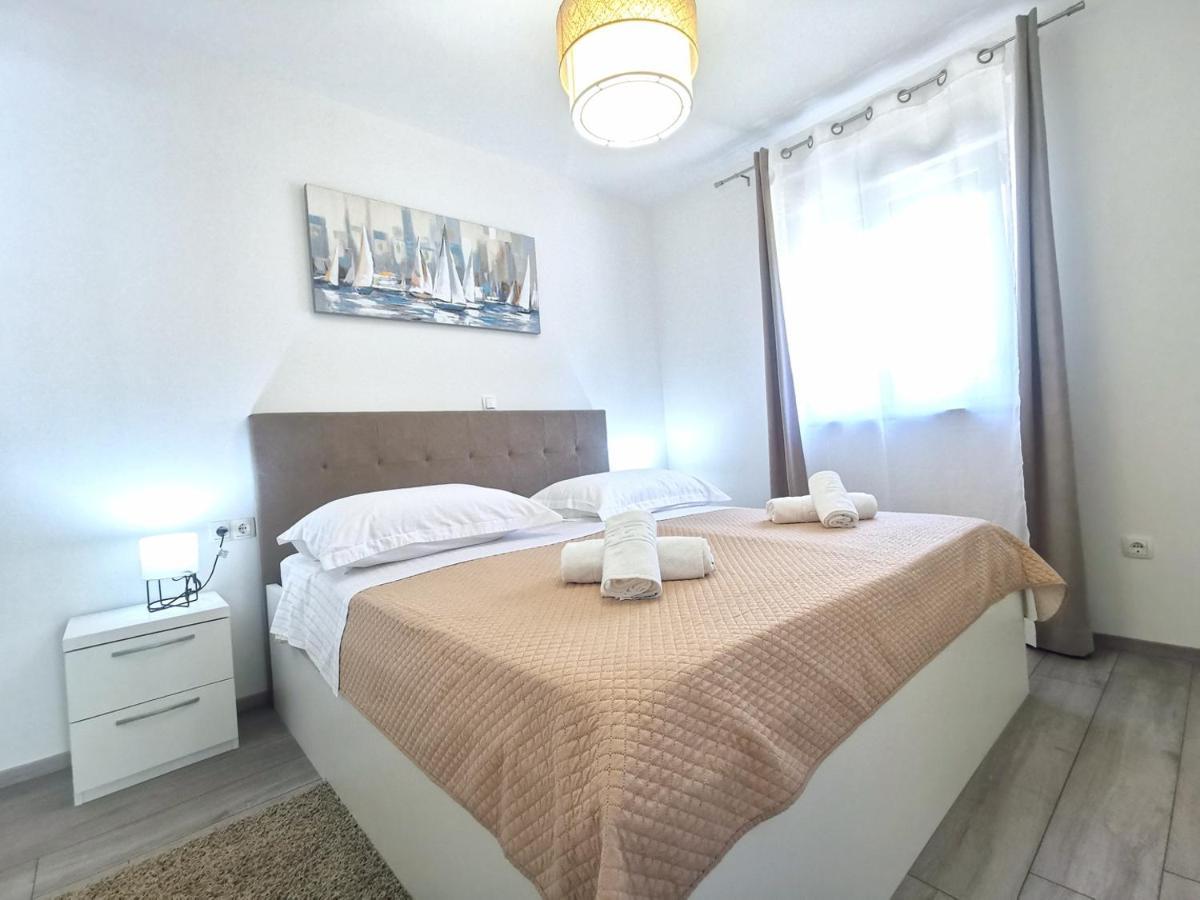 Seka Apartments With A Pool Kaštela 외부 사진